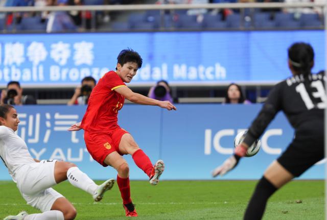 开云体育入口-【亚运会】欧懿垚闪击1射2传 女足7比0乌兹获铜牌