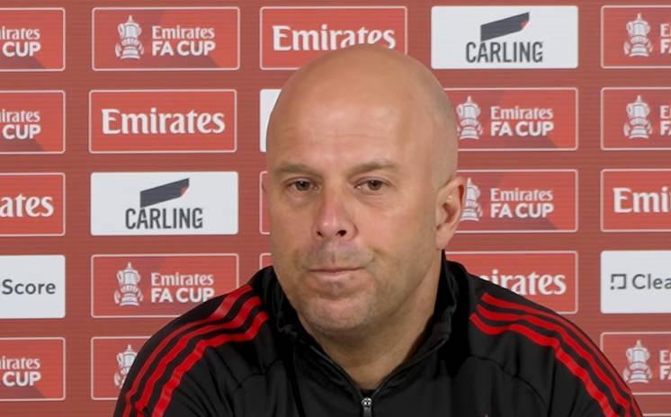 kaiyun-为啥不一开始全力攻？斯洛特：我们一直在攻，不是策略的问题