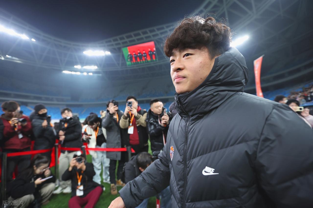 官宣！U17国足公布名单，邝兆镭领衔，帅惟浩入选，备战5月亚洲杯