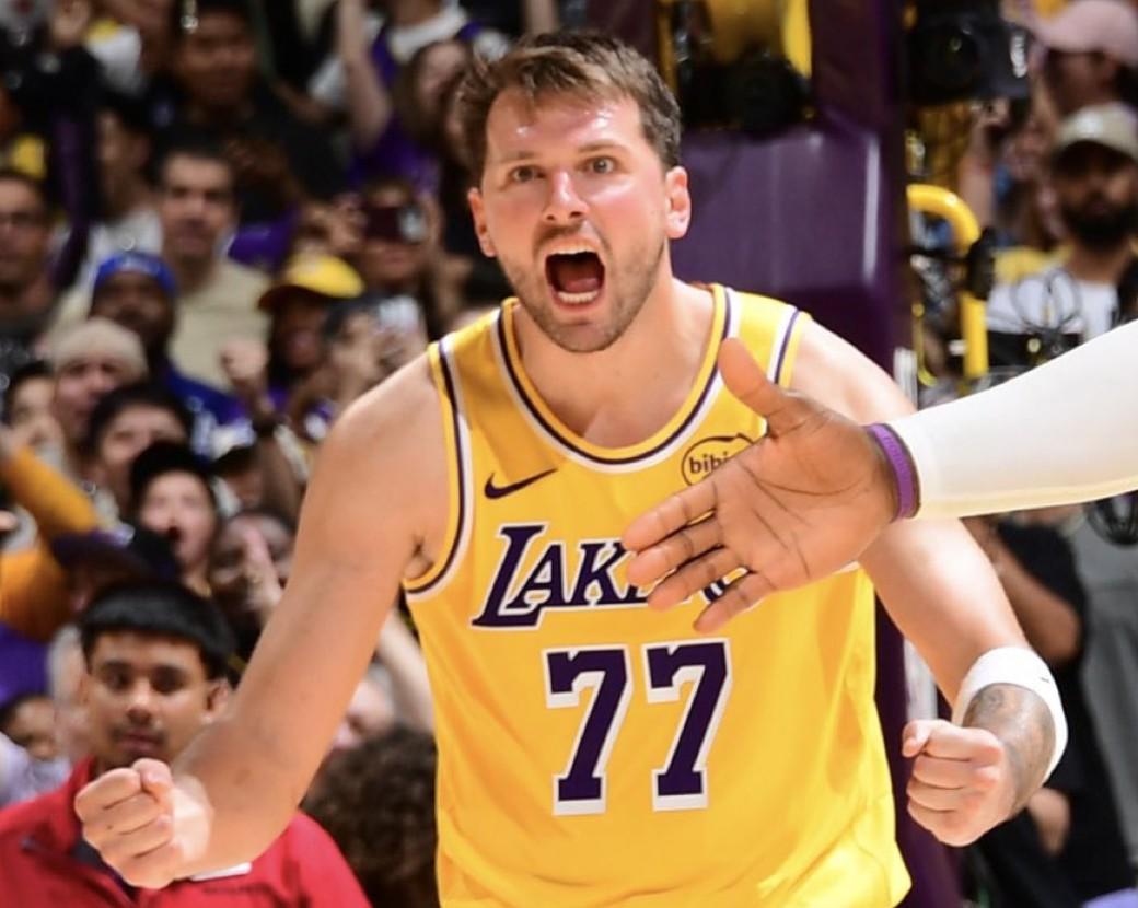 开云官网-东契奇谈绝杀：看到包夹我选择了撤步，我对自己的投篮有信心