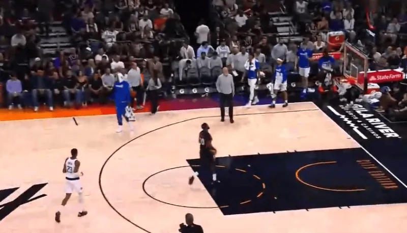 开云体育入口-太阳首节33-29领先独行侠，奥尼尔11分&amp;amp;杰伦-格林返回更衣室